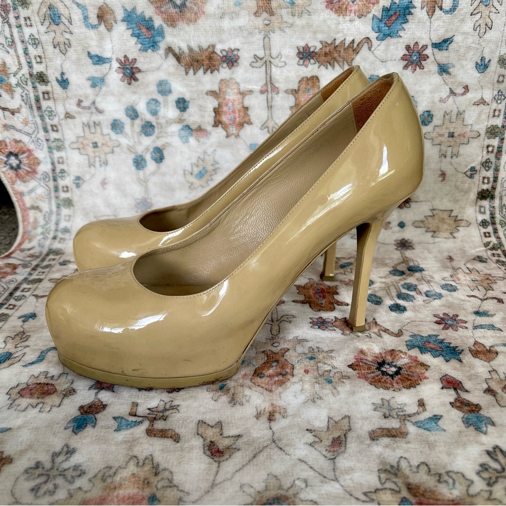 Yves Saint Laurent Tribtoo Tan Patent Heels - Picture 9 of 16